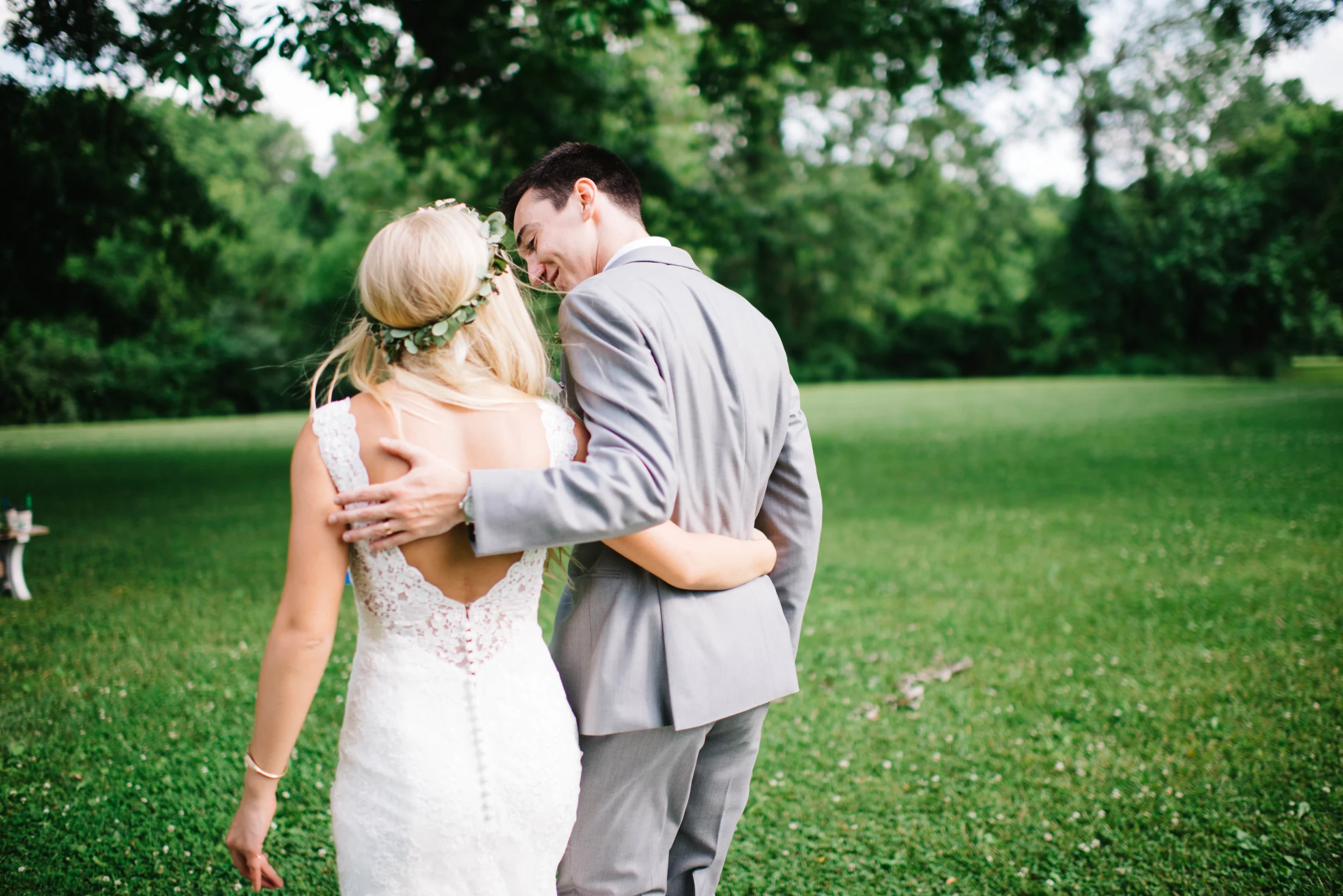 Barn at Kennedy Farms Green and Pink Wedding | Erika Aileen Photography