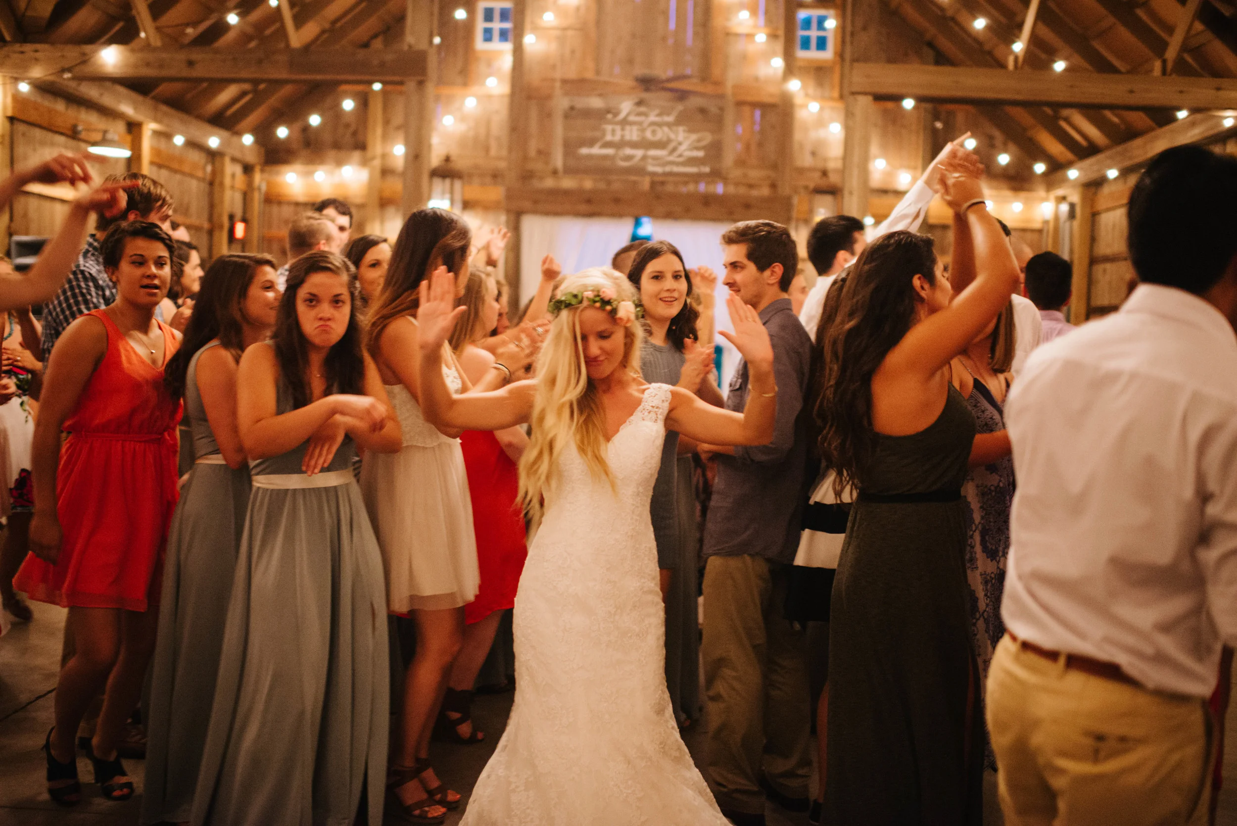 Barn at Kennedy Farms Green and Pink Wedding | Erika Aileen Photography