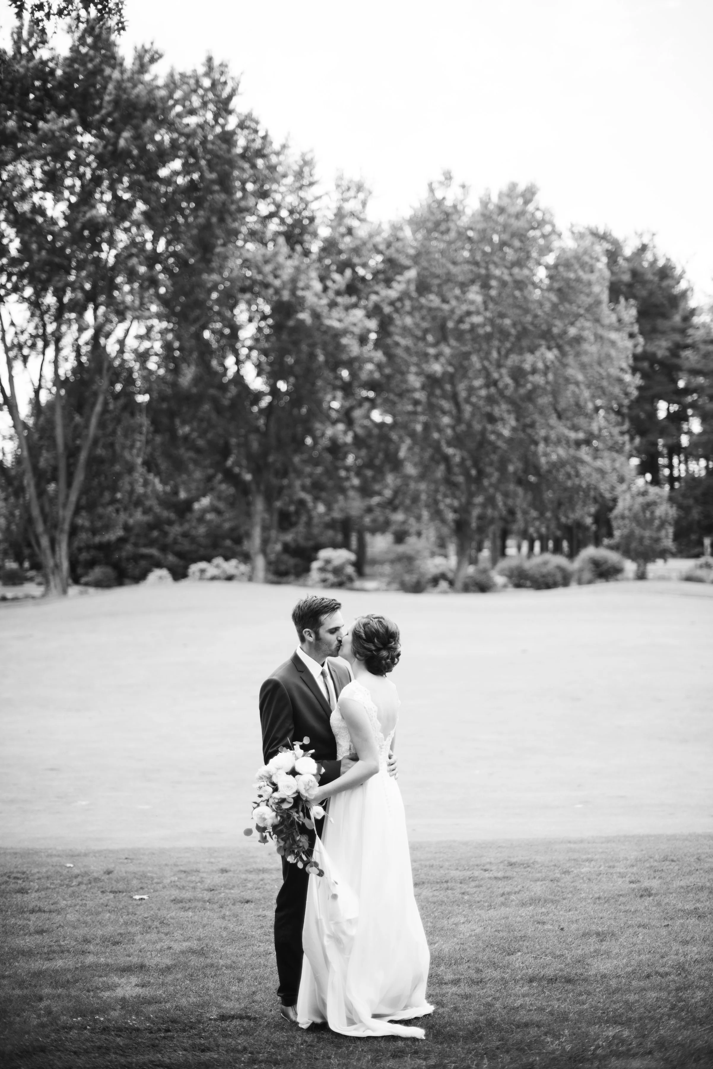Sandy Pines Wedding Demotte Indiana Erika Aileen Photography