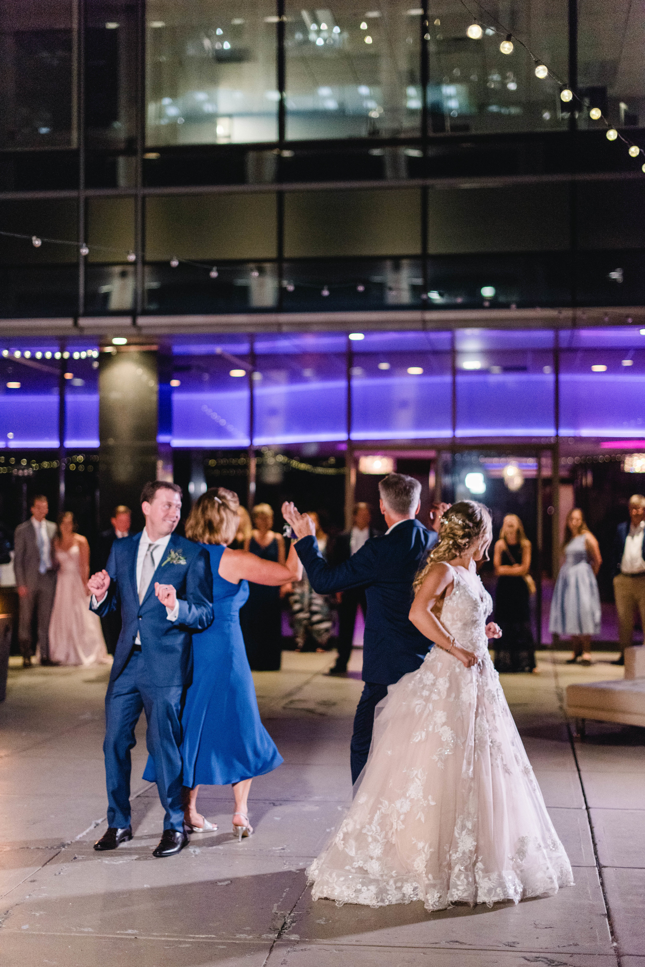 Regions Tower Wedding Indianapolis Erika Aileen Photography