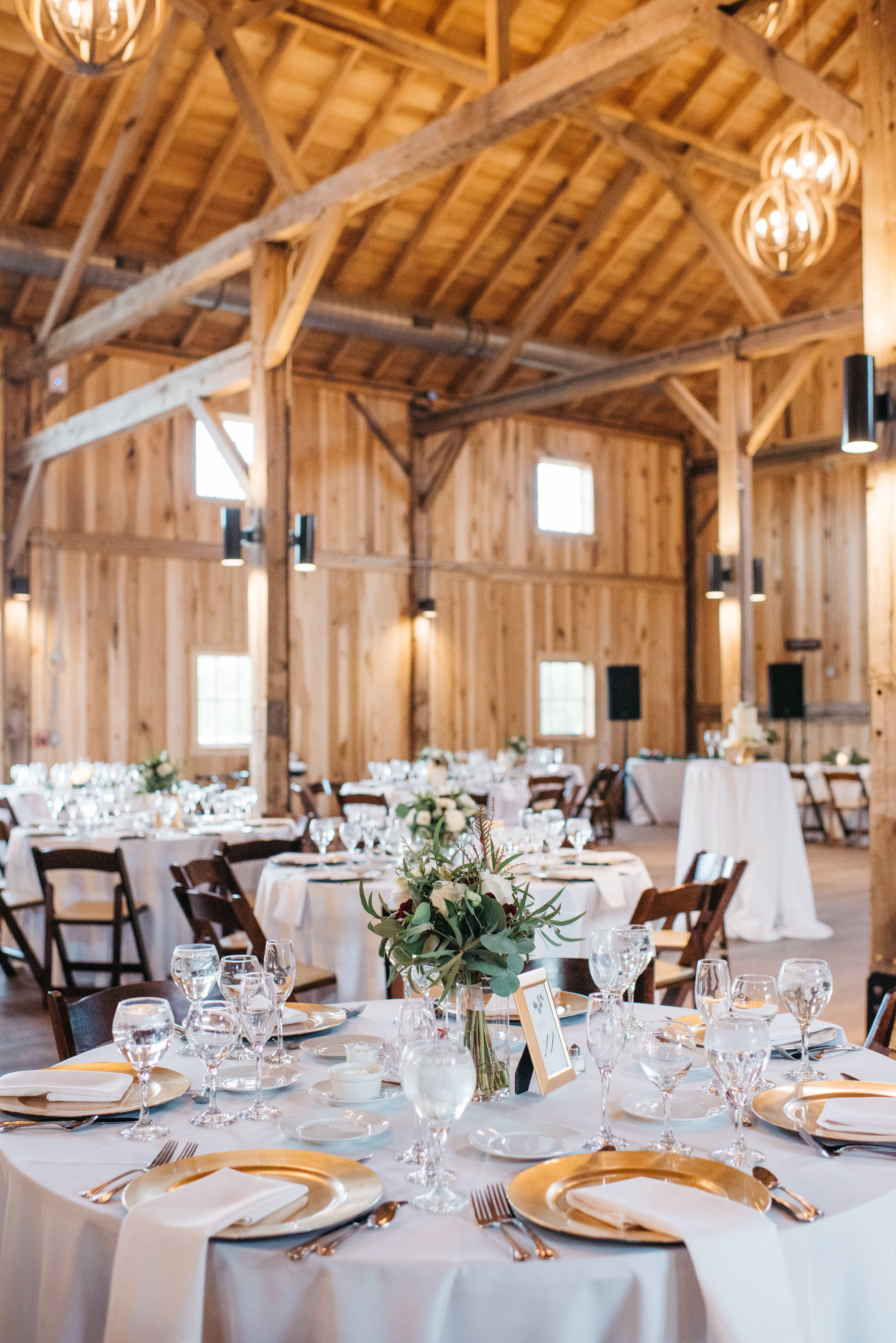 lindley farmstead at chatham hills wedding indianapolis wedding photographer