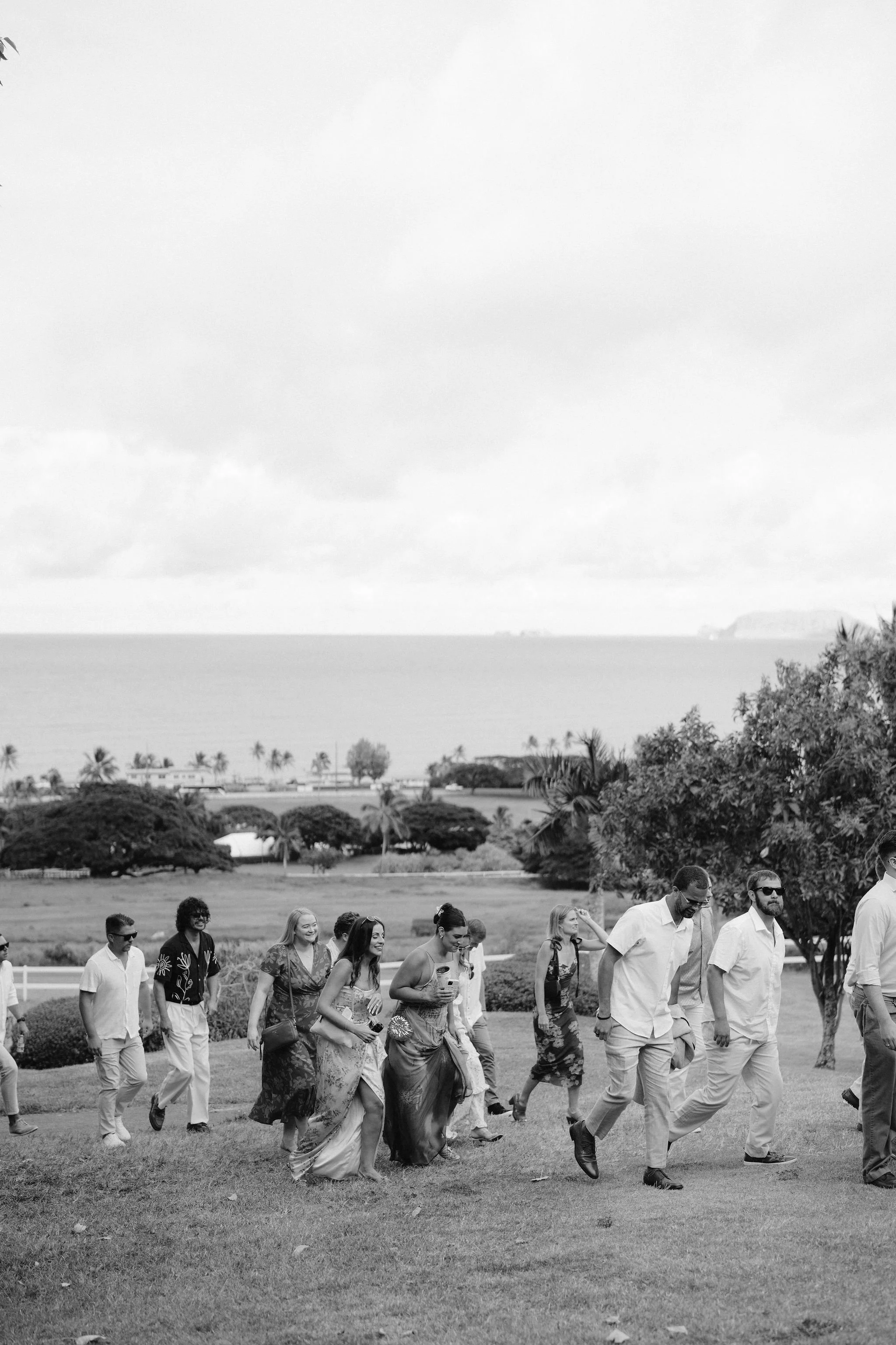 guests arrive for wedding ceremony at kualo ranch