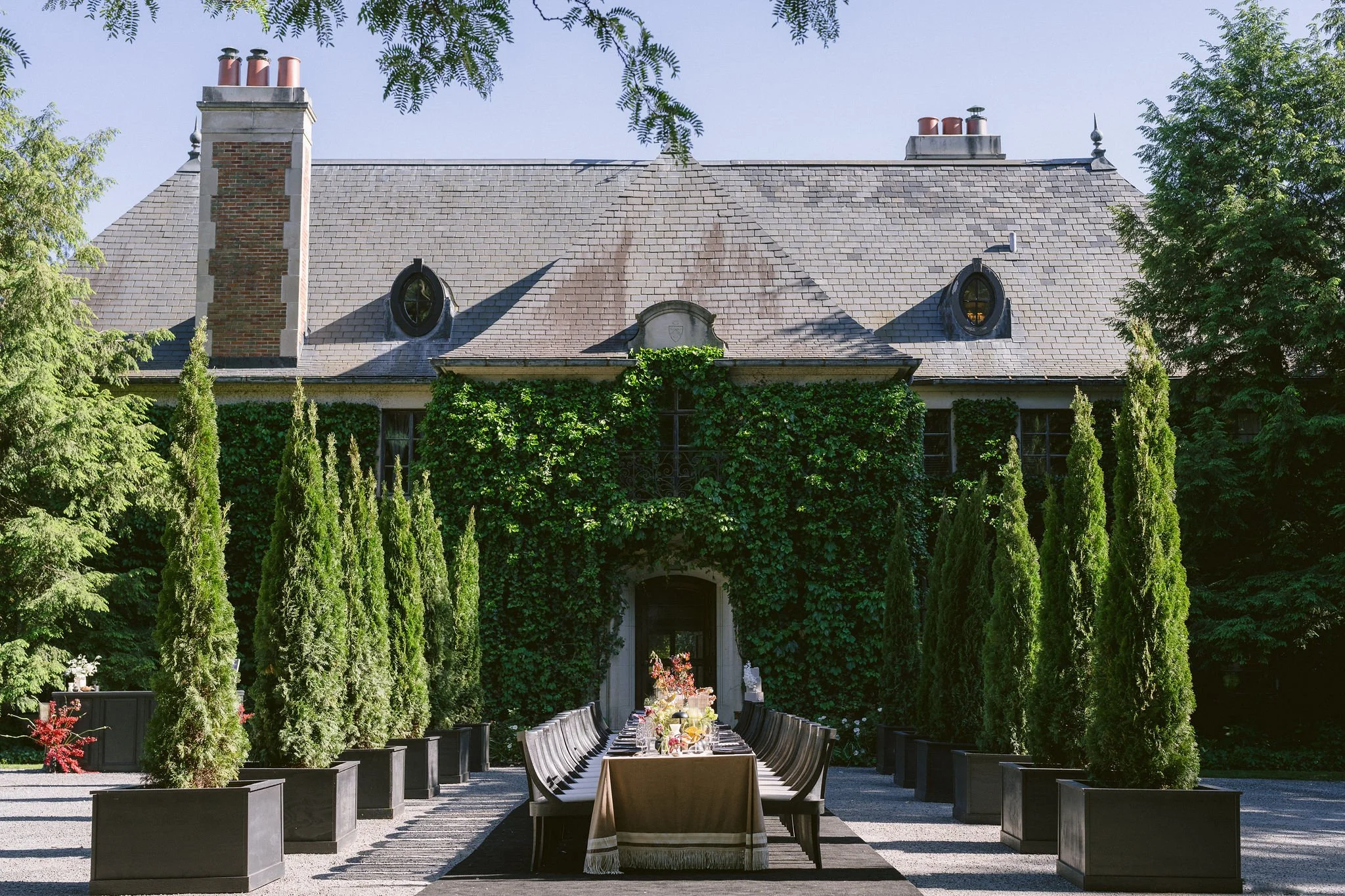 long reception table in the front of greencrest manor in battle creek michigan