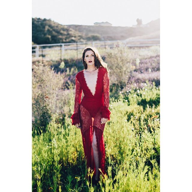 Lady in red. @3bats | 📷 @kellyelainephoto | #goldenhour .
.
.
#deja #kellyelainephoto #revolve @revolve #pretty #redlace #redlacedress #beauty #nature #ranch #fancy #tuesday @portraitpage @portraitpills @myphotoshop_ #myphotoshop_