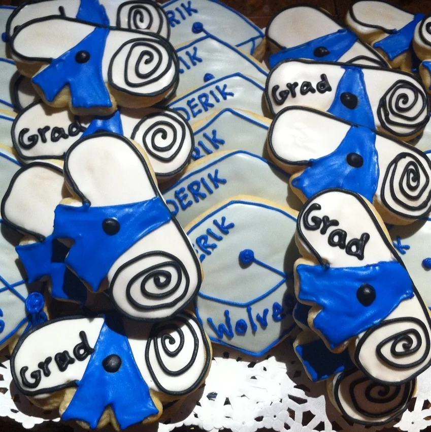 Derik grad cookies.jpg