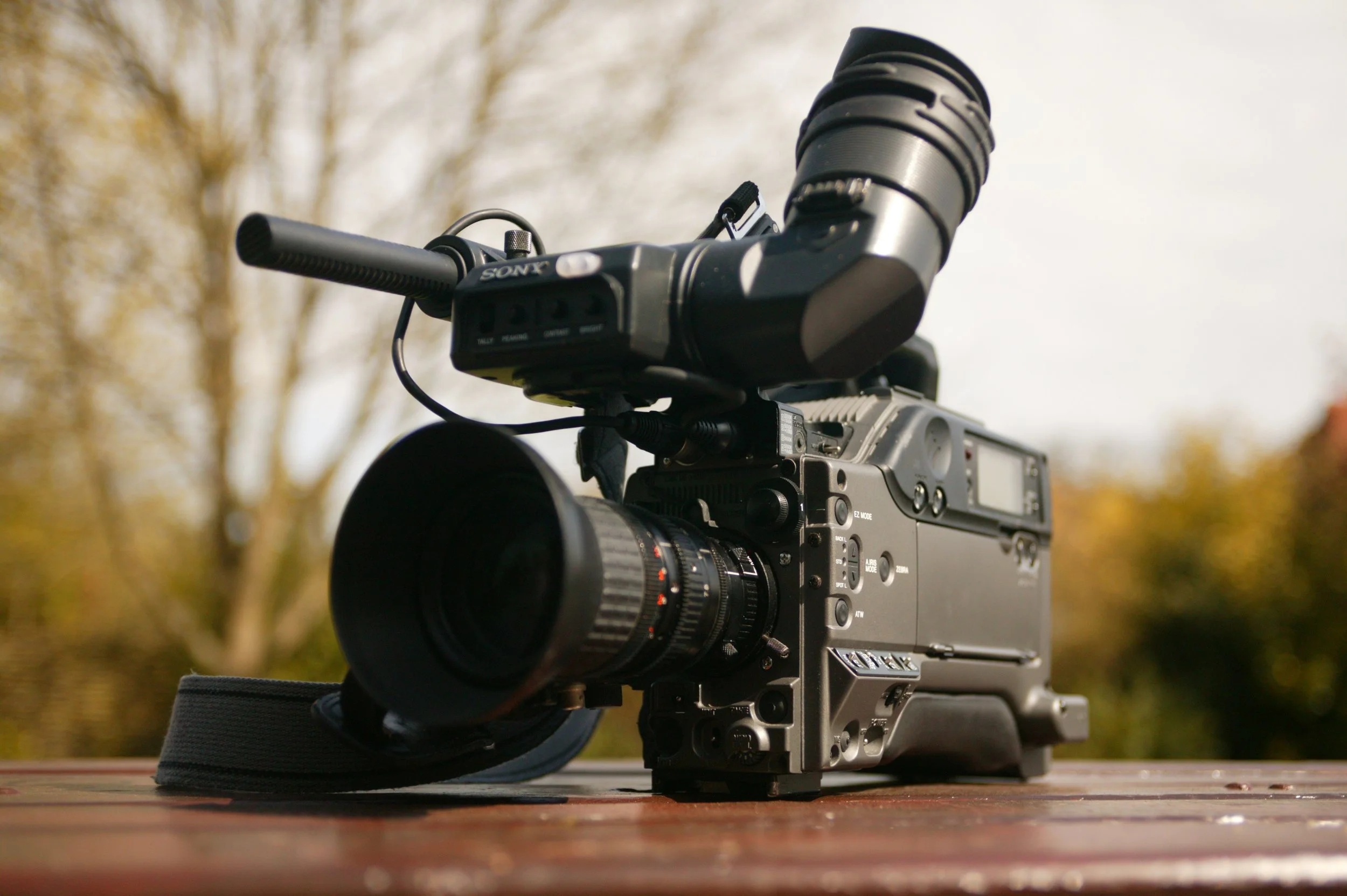 broadcast-camera-camcorder-camera-67654.jpg