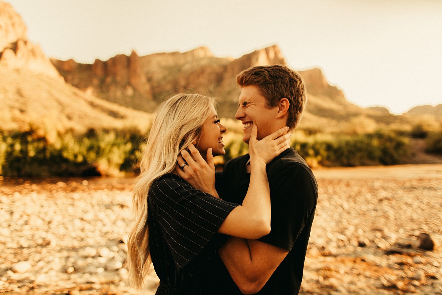 salt-river-arizona-engagement-session_0408.jpg