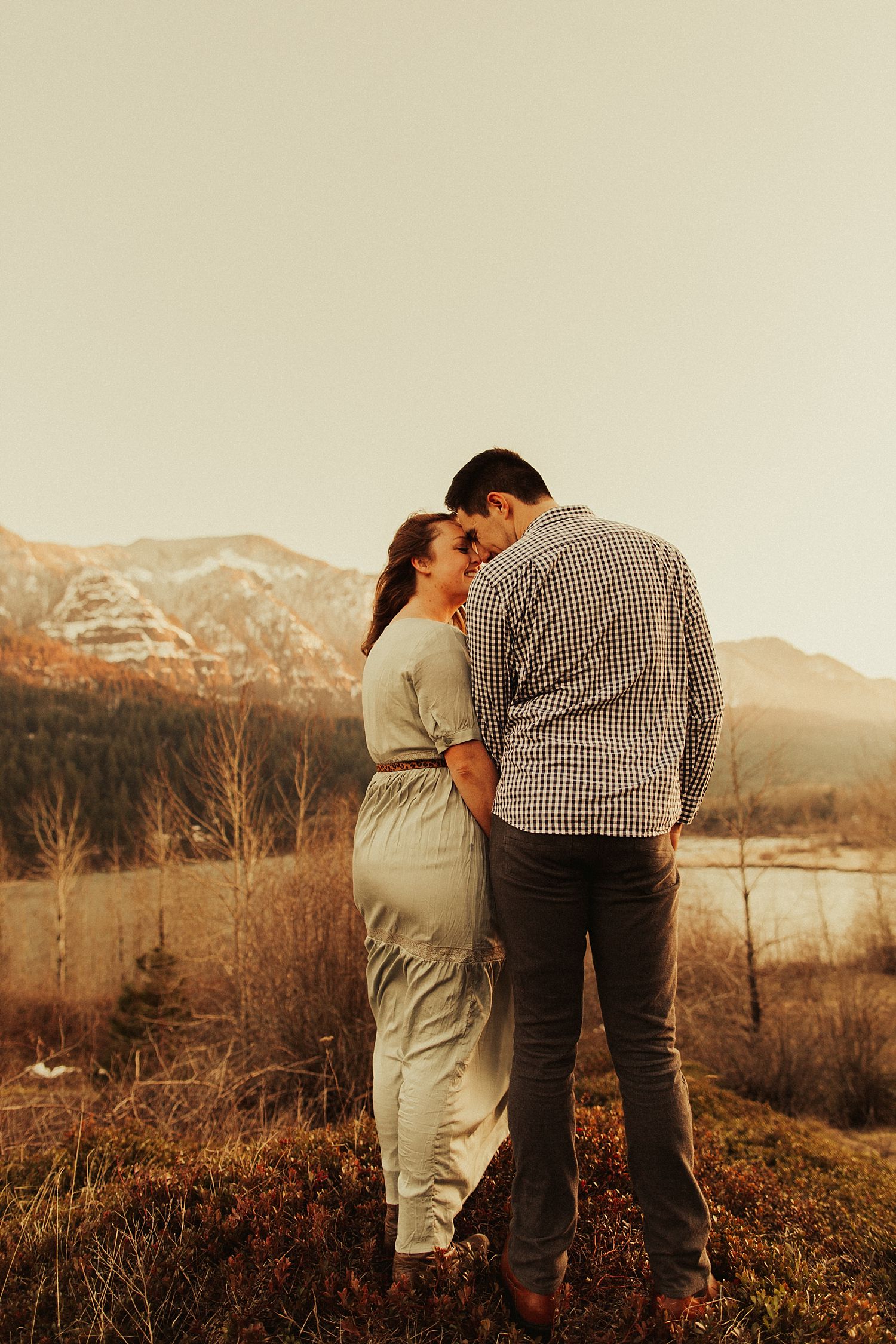 columbia-river-gorge-engagement-session_1642.jpg