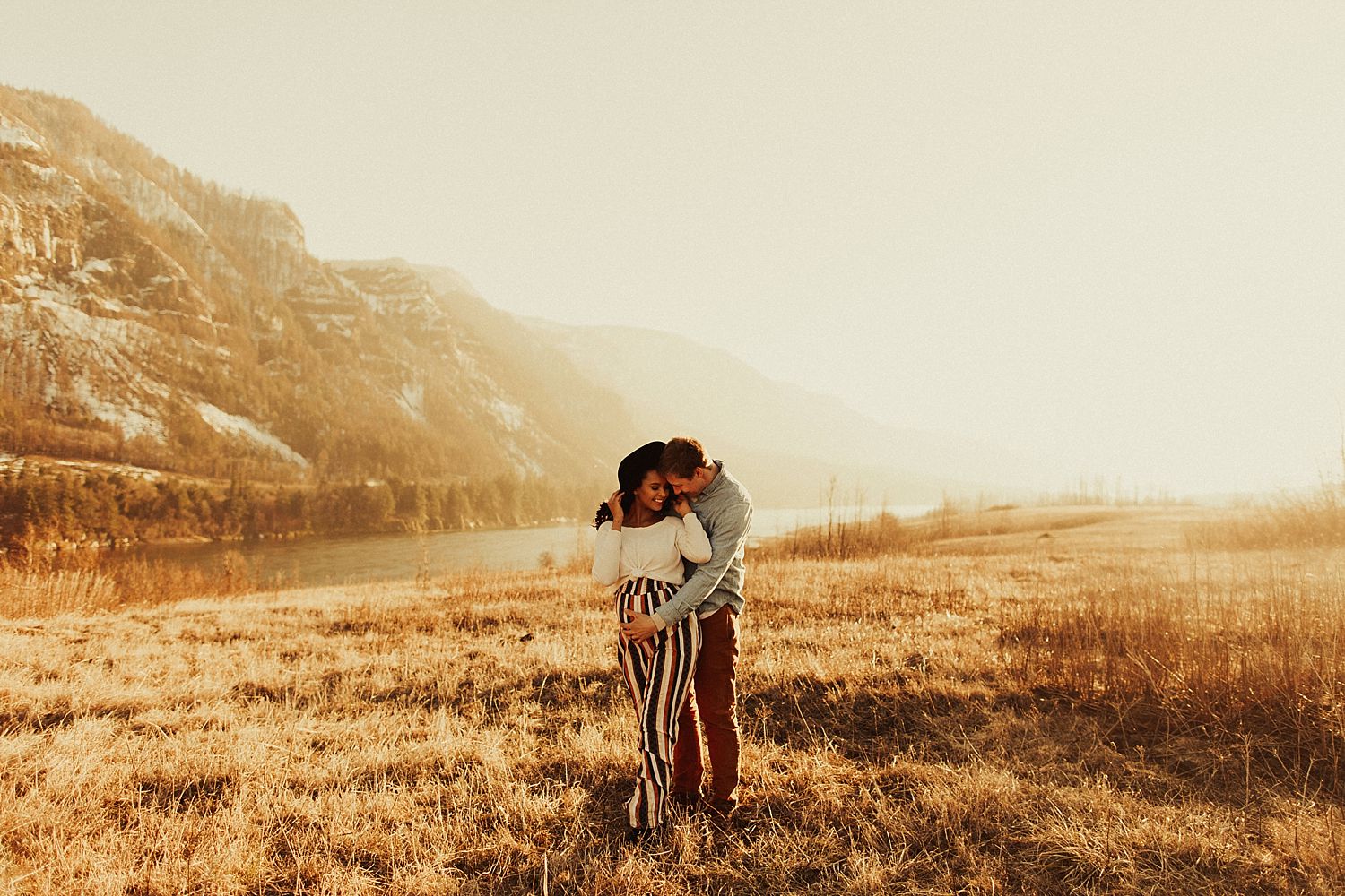 columbia-river-gorge-maternity-session_1686.jpg