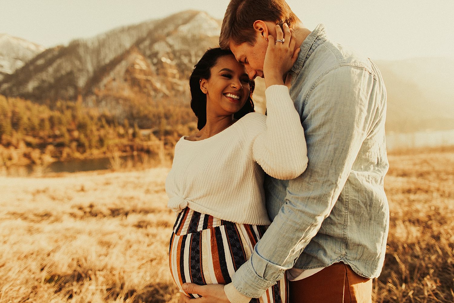 columbia-river-gorge-maternity-session_1692.jpg