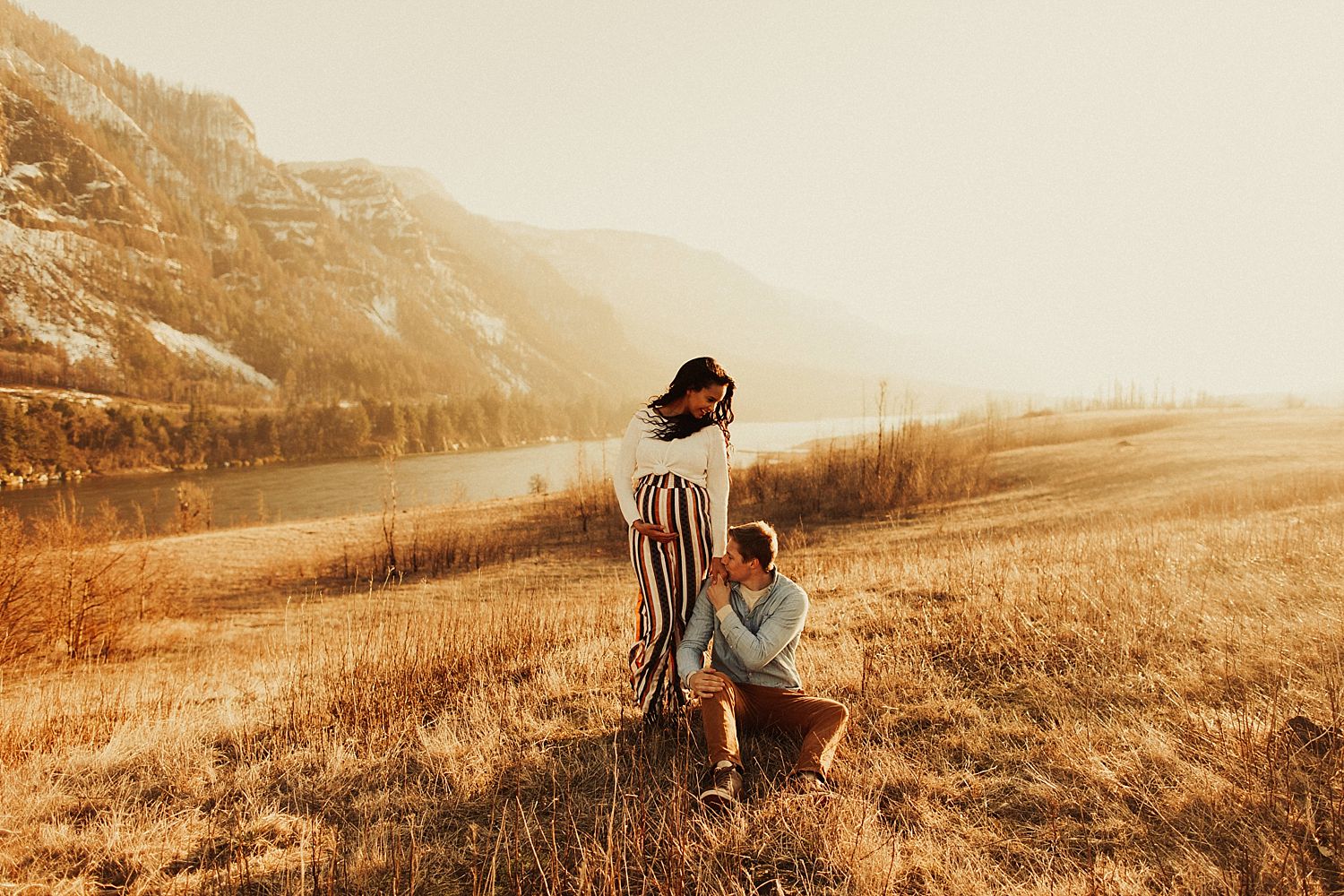 columbia-river-gorge-maternity-session_1701.jpg