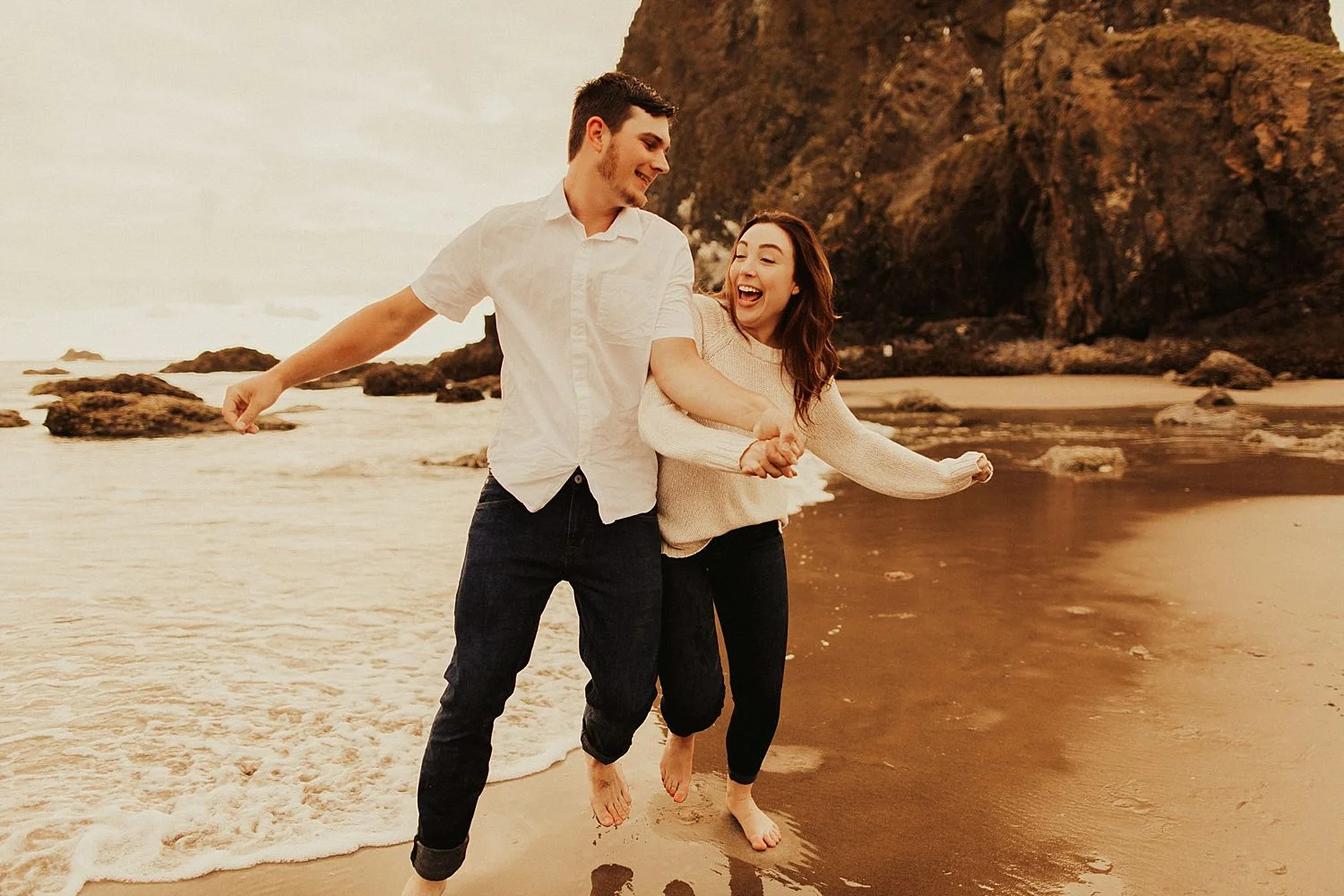 cannon-beach-couples-session_3680.jpg