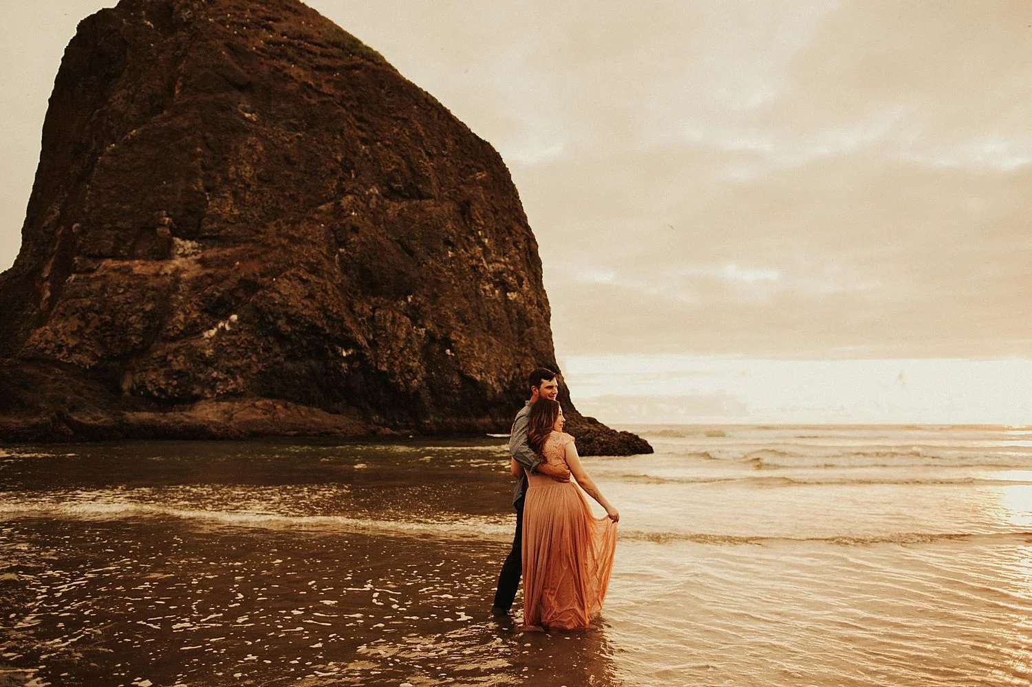 cannon-beach-couples-session_3716.jpg