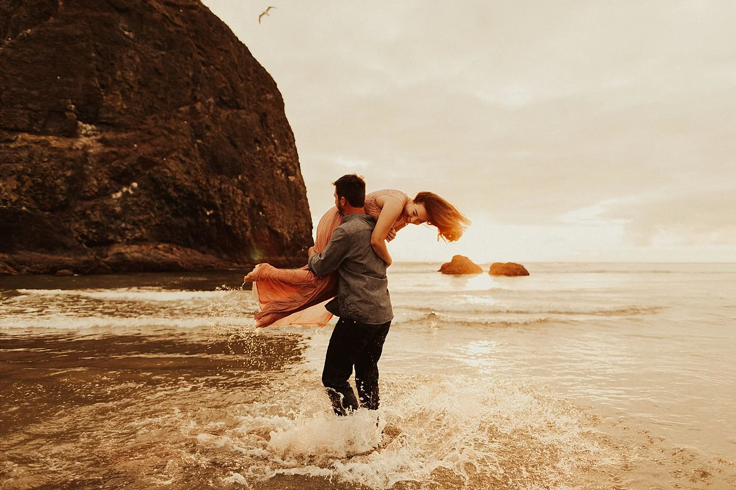 cannon-beach-couples-session_3717.jpg