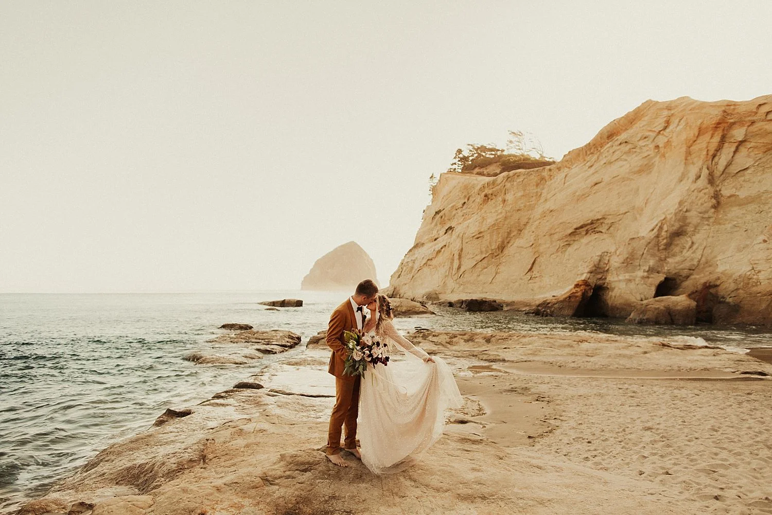 oregon-coast-beach-elopement_4110.jpg