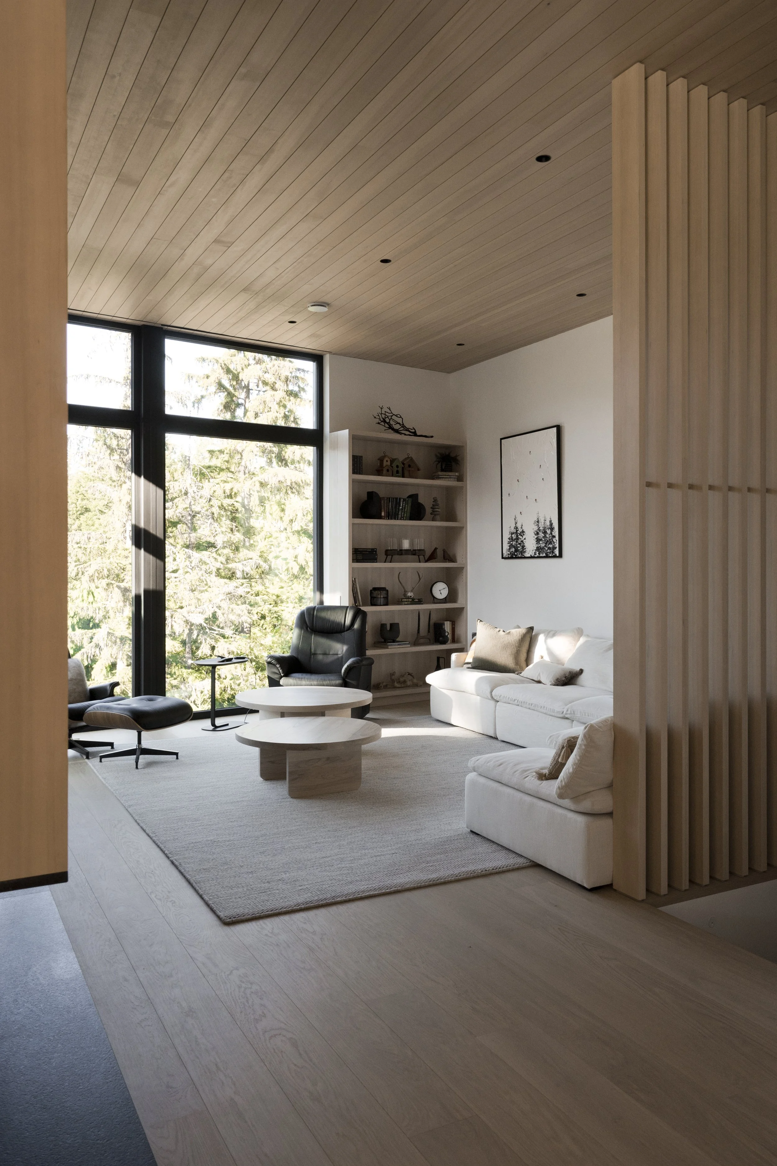 DSC06510 edit - living.jpg