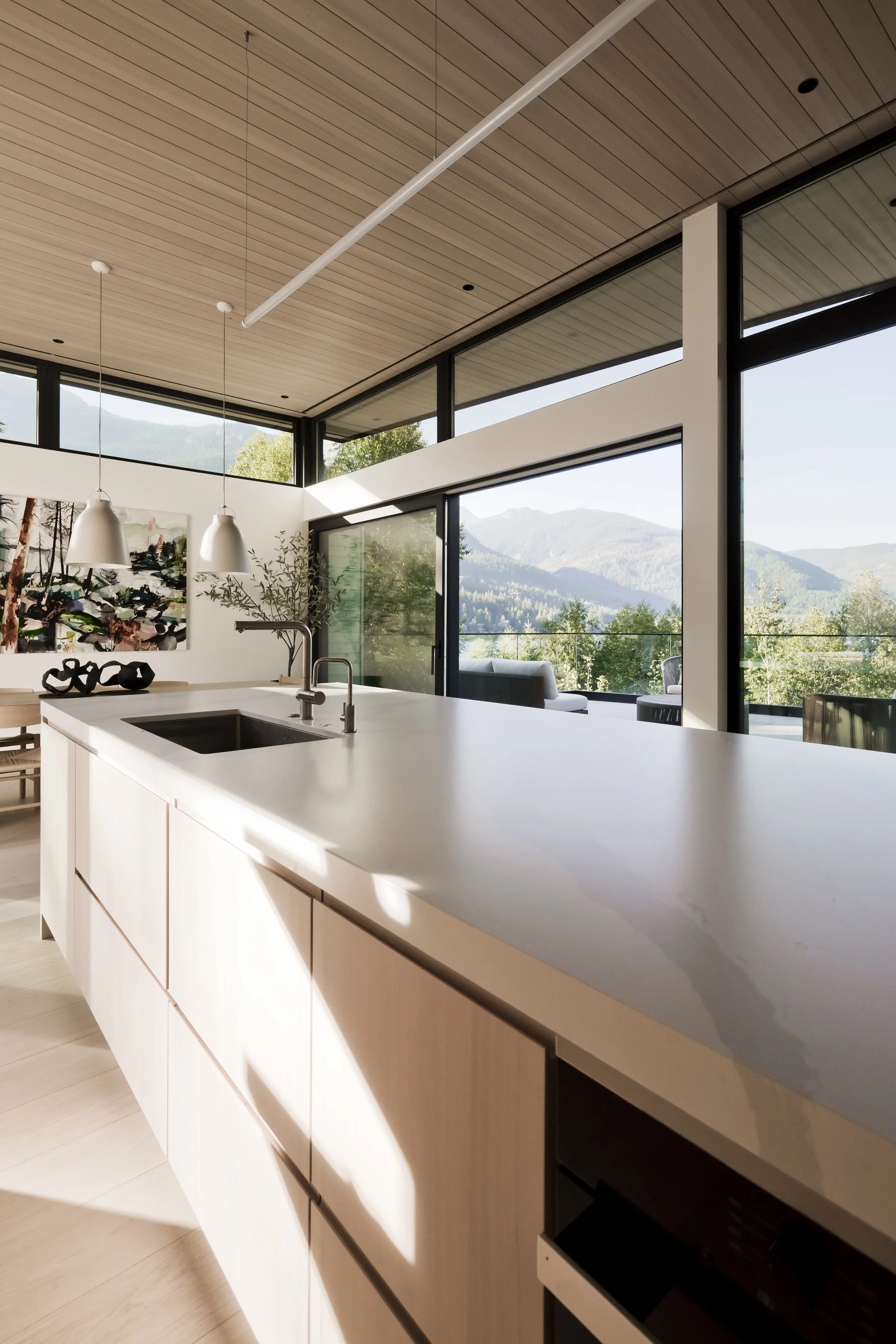 DSC06530 edit - living.jpg