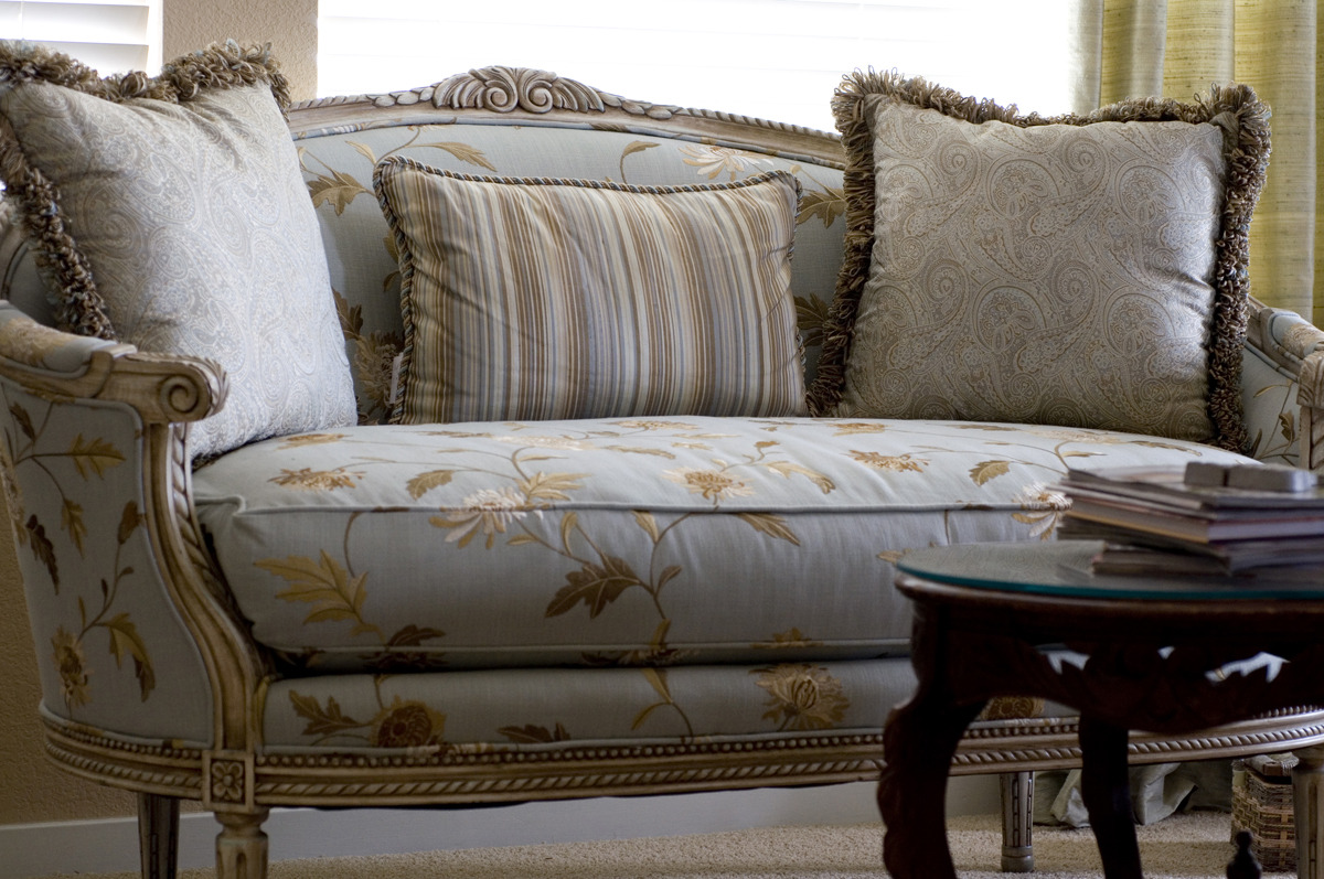 crespi loveseat.jpg