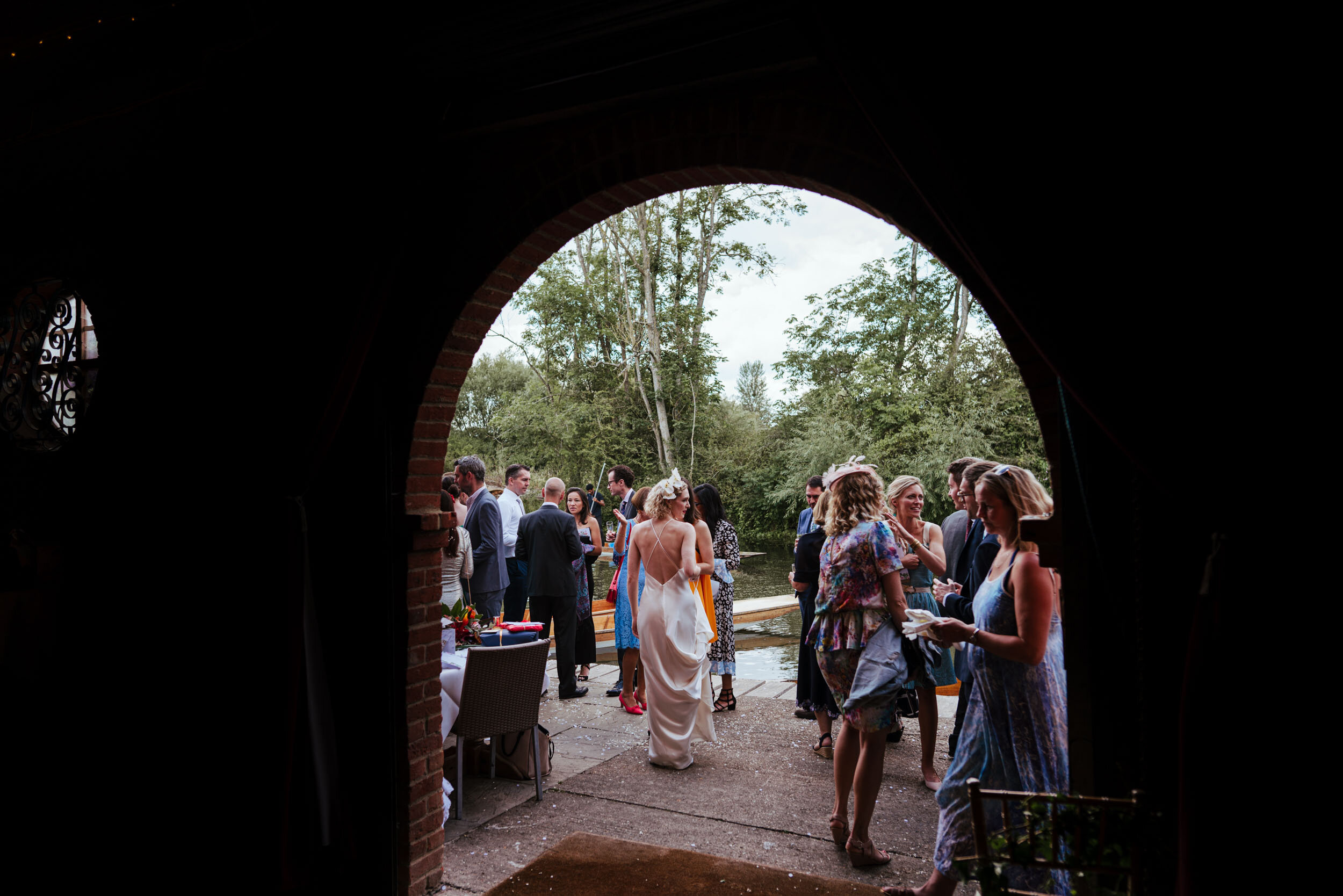 cherwell boathouse wedding photography-24.jpg