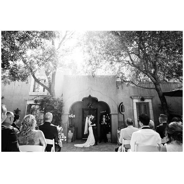 Happy near year. 2020 is going to be another beautifully packed and busy year of preserving memories - Here is a throwback to Jordan &amp; Simon's simply exquisite wedding in Phoenix Arizona⁠
-⁠
-⁠
-⁠
-⁠
-⁠
-⁠
-⁠
-⁠
-⁠
#boojumtree #destinationwedding