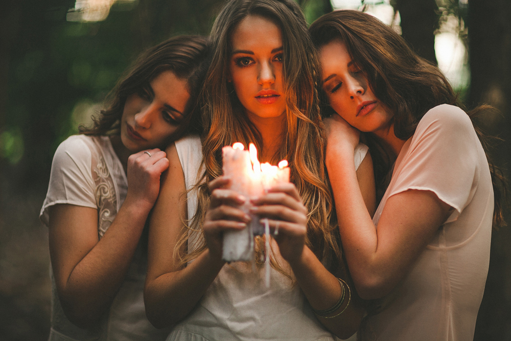  back in australia shooting with some dear friends that i feel very close to now. megan emmett, erica east, sheri young, lisa fahey and kiara rose. 