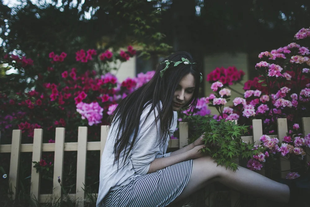  we spent a day walking around the blue mountains with emma, taking pictures against everything we saw. 