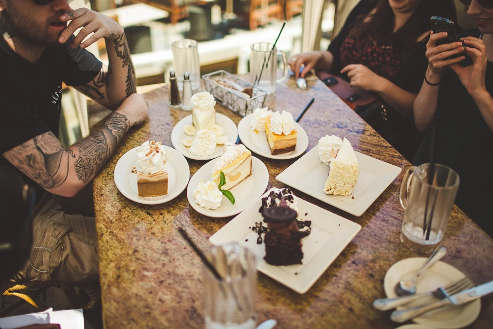  on my birthday we went to the cheesecake factory and six of us chose six different flavours of cake to try. they were all delicious. 