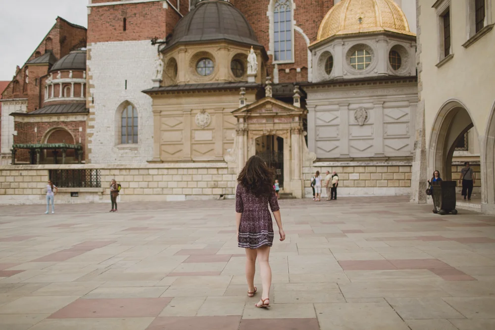  Visiting Wawel Castle (pronounced Vavel, as w in Polish is actually a v!) 