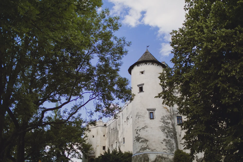  Visiting a 15th century castle in the countryside of Krakow. 