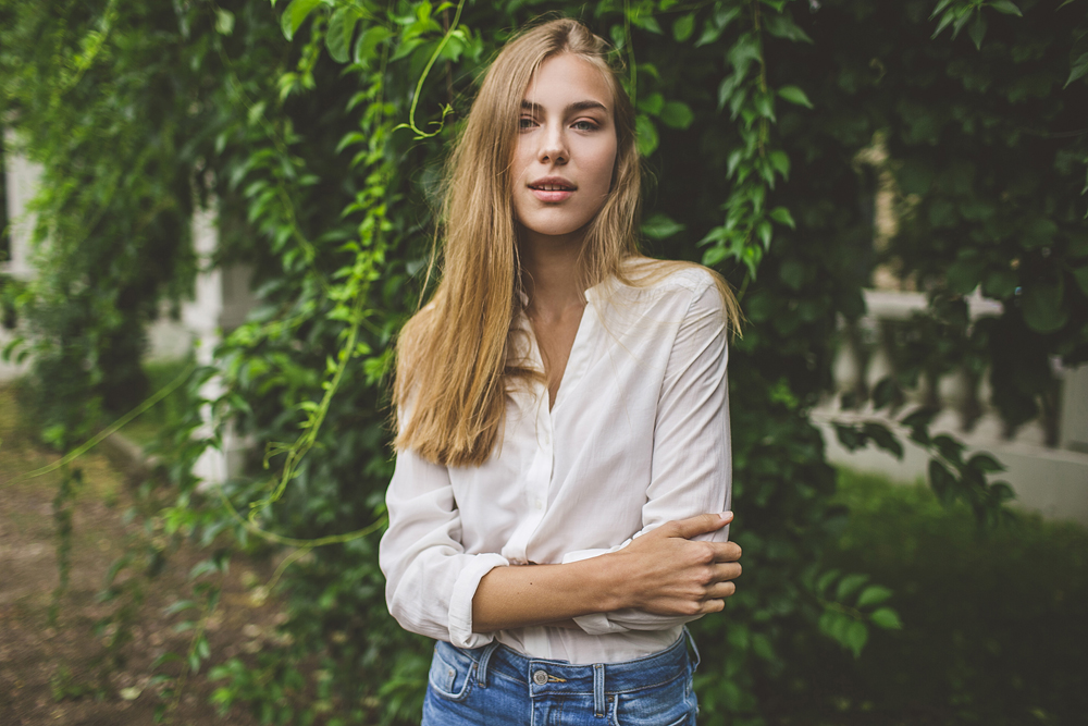 Natural Portrait Photography Ideas in a Park — JULIA TROTTI ...