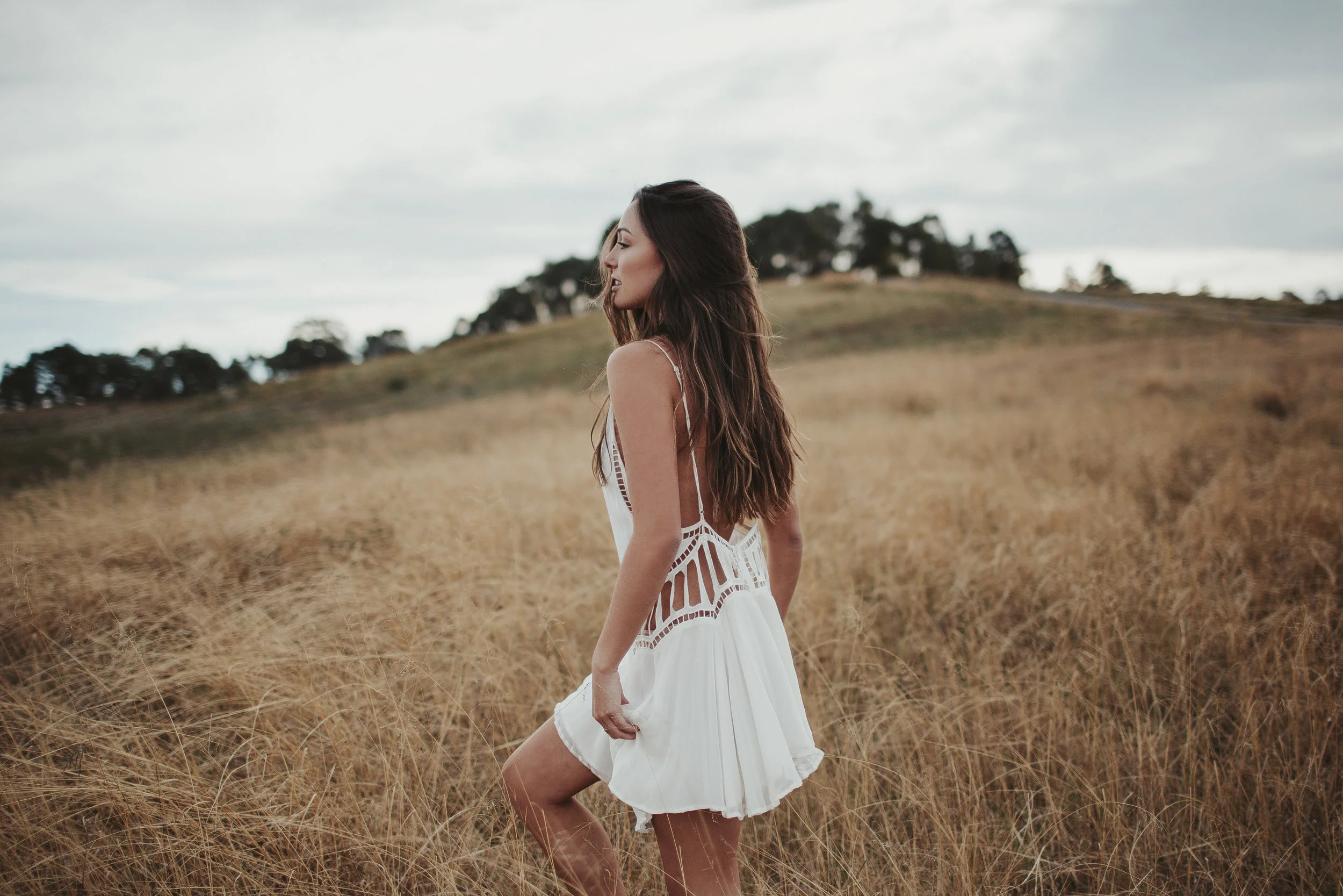 Outdoor Portrait Photography with Natural Posing Ideas | Golden