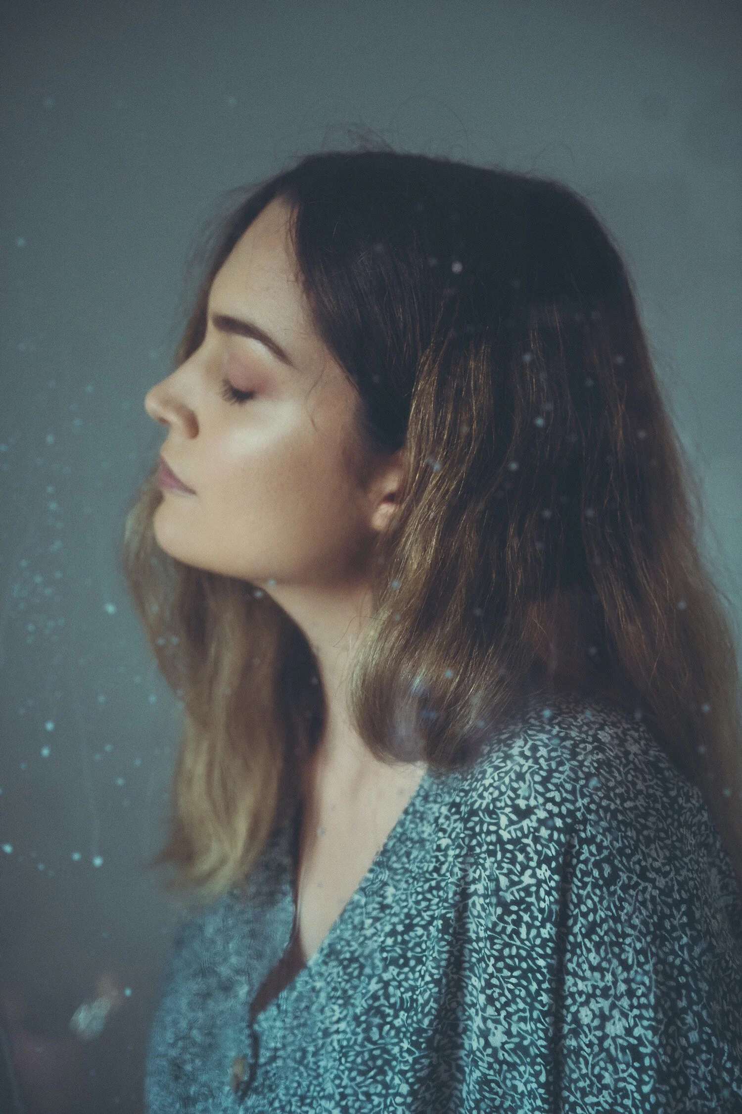 Easy Self Portrait Ideas You Can Re Create At Home JULIA TROTTI easy-self-portrait-ideas-you-can-re-create-at-home-julia-trotti