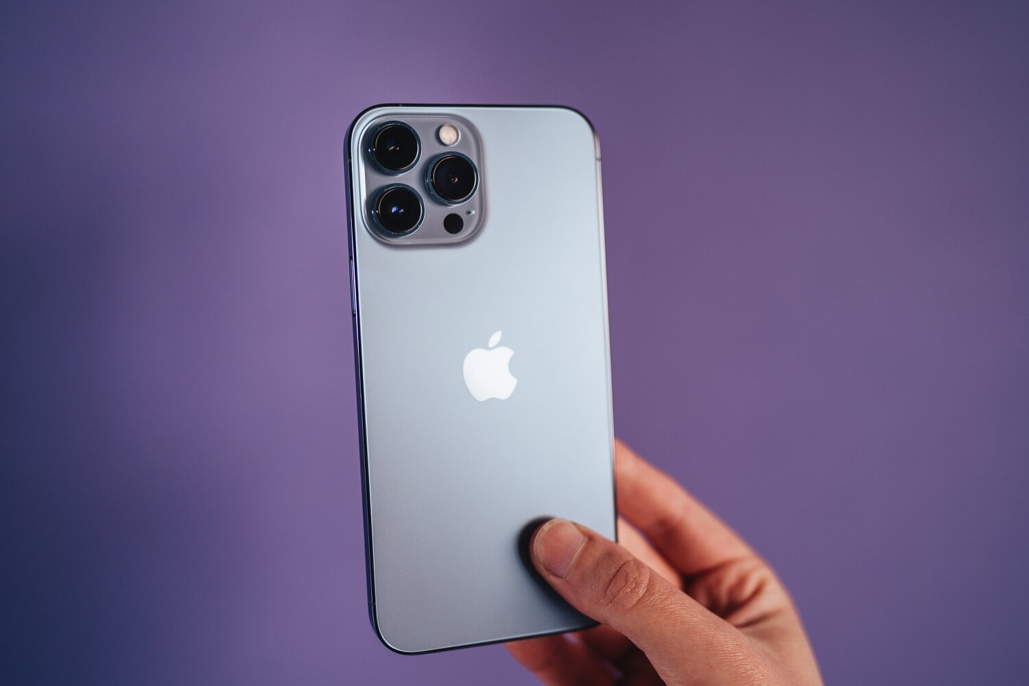 iPhone 13 Pro Max Photo and Video Camera Review + Download Sample