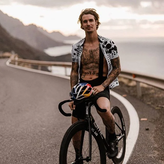 Just got back from Gran Canaria, where I started preparing for an upcoming project. I spent hundreds of hours in the saddle and ran through many tires on this island -- always in the south though. This time I decided to explore the northern part of t