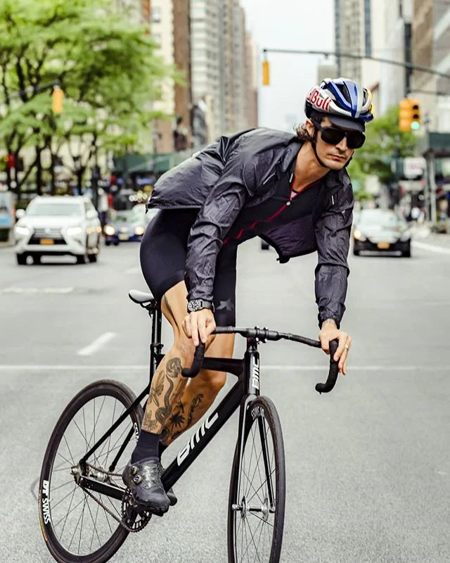 5th avenue #iloveny
.
.
.
.
📷 @1_in_the_gutter .
.
#trackbike #fixedgear #cycling #bike #ride #newyork #manhattan #instagood #outsideisfree #nyc