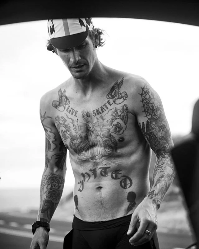 The aftermath of hard interval sessions. Shape is in sight...
..
..
..
Pictures by @mauricehaasphoto /@1_in_the_gutter