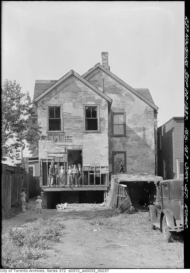 Oak Avenue, Cabbagetown, Toronto. Courtesy Toronto Archives.
