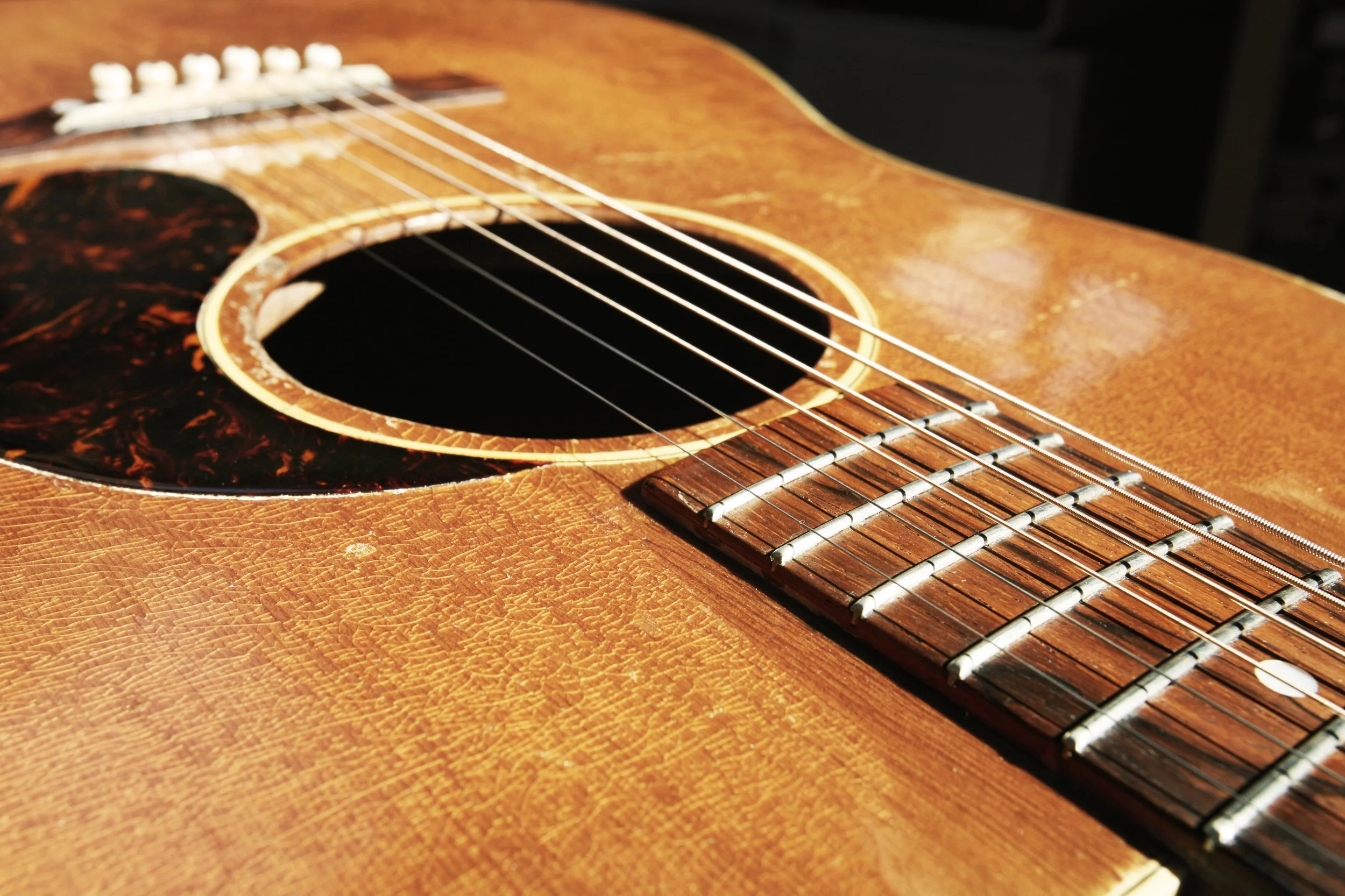 Gibson - Treble side.JPG