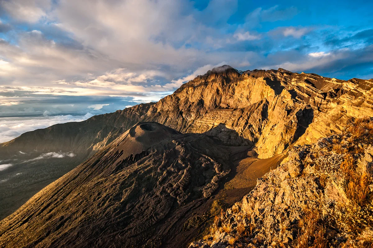 Dawn Lights Mt. Meru: Technical Details: Nikon D700, Nikkor 14-24 at F5.6 for 1/320sec at ISO200 (click image to enlarge)