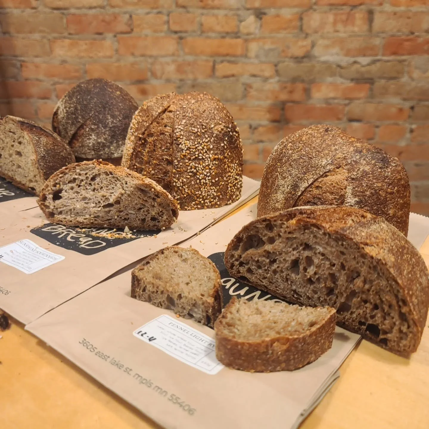 POP-UP ALERT! 🥖
Tomorrow&rsquo;s market lineup includes gorgeous breads from our friends at @launebread - crafted with ingredients that are 75% sourced from the Upper Midwest.

Just like us, they believe every ingredient carries a story: a farmer, a