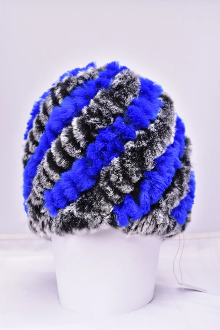 Chinchilla Rex Knitted Hat — The Alaska Gift Company display picture 3