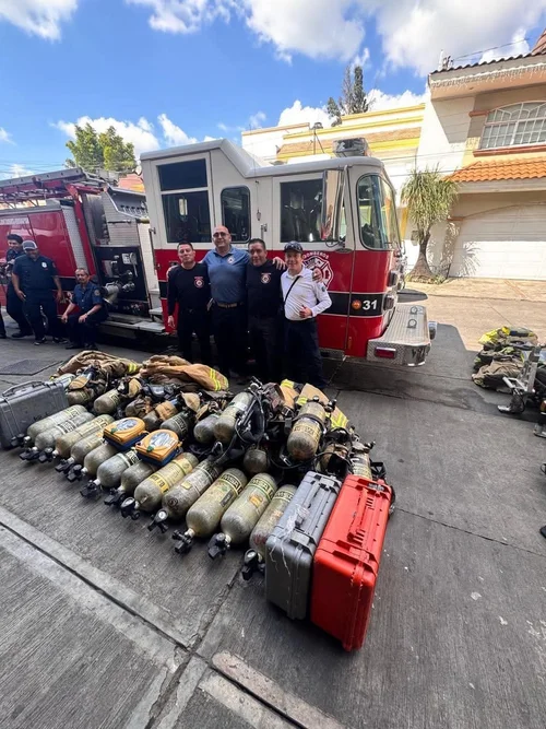 Bomberos training