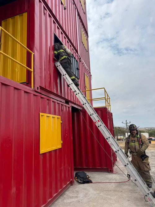 Bomberos training