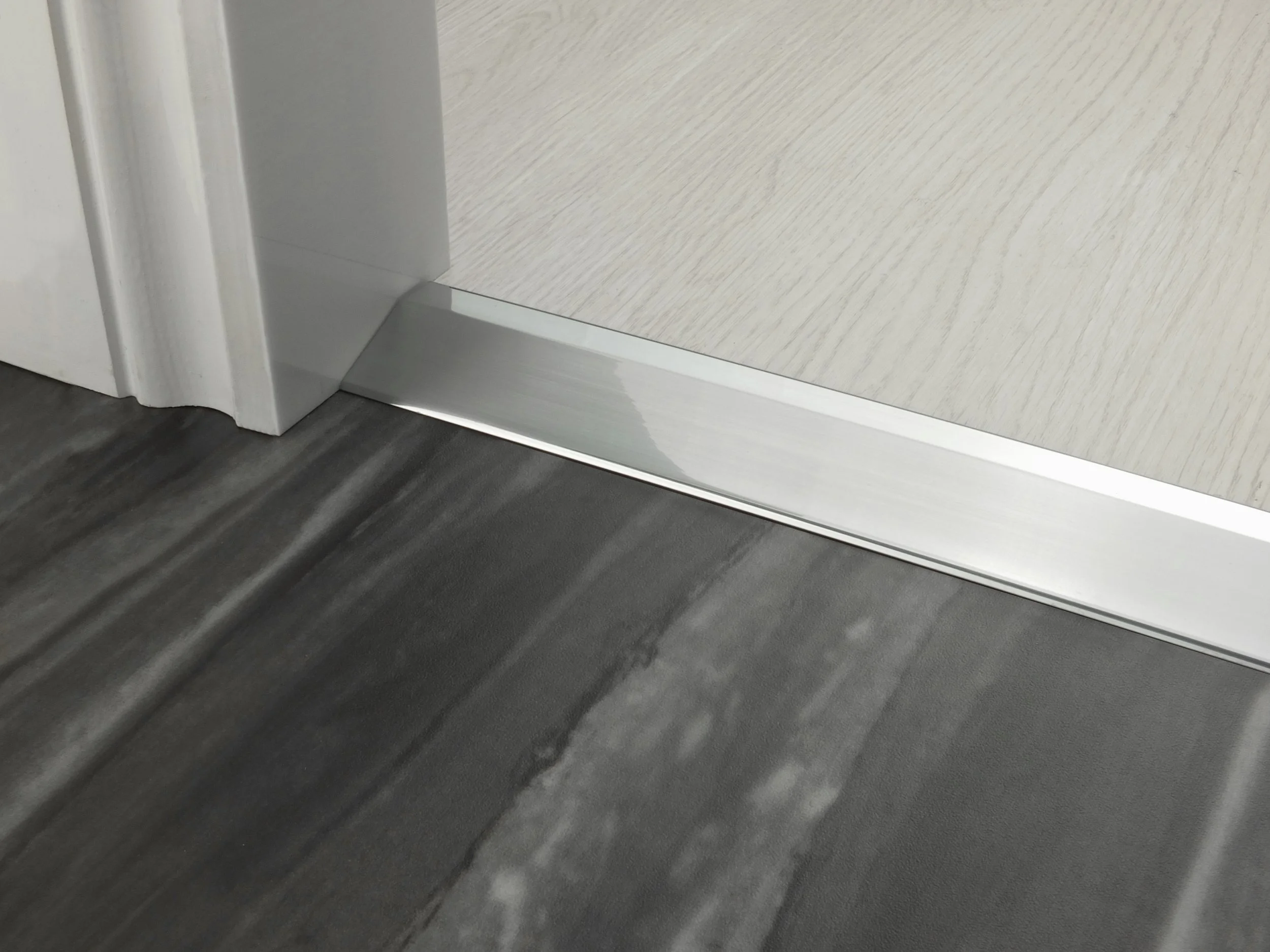 stairrods-doorbar-brushed-chrome-14mm-ramp.jpg