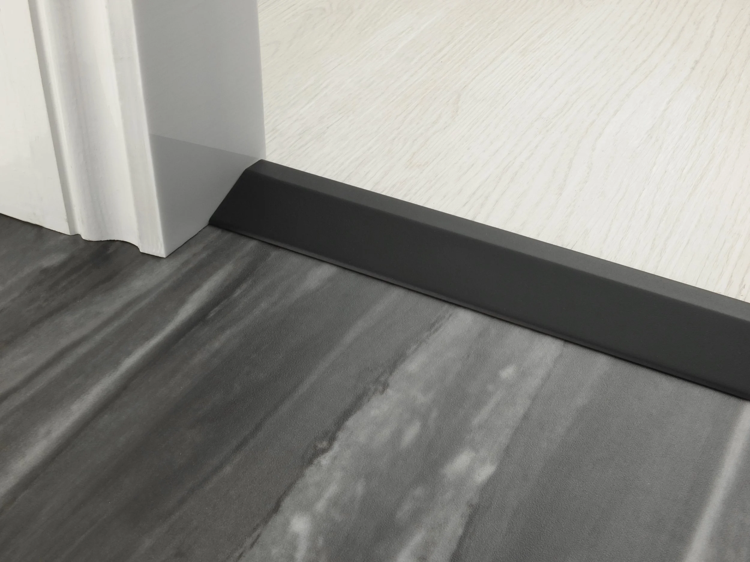 stairrods-doorbar-black-14mm-ramp.jpg