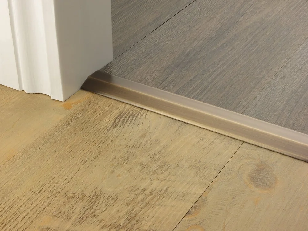 door_bar_antique_brass_two_way_ramp_4mm_lvt_lvt.jpg