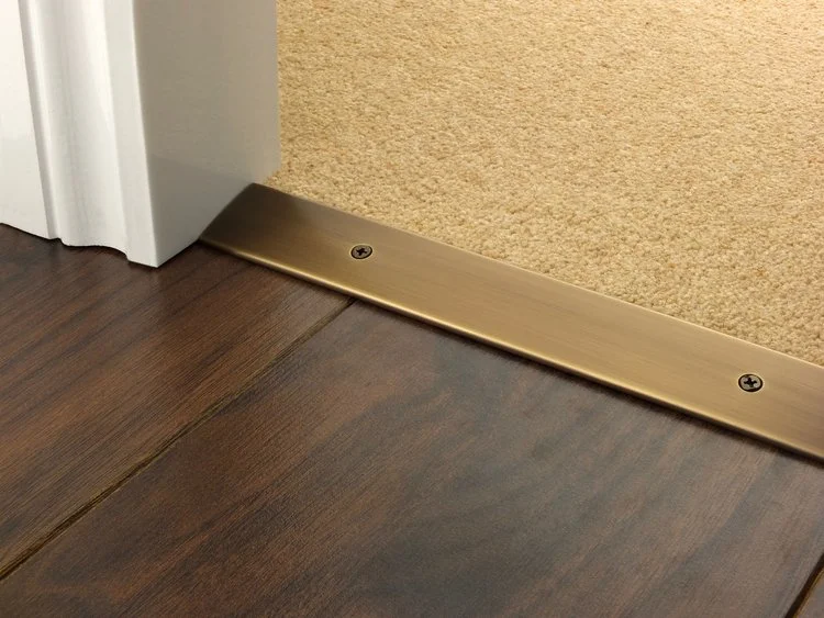 door_bar_antique_brass_cover_laminate_carpet_laminate.jpg