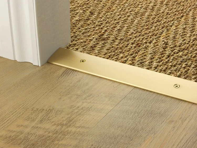 doorbar_satin_brass_cover_seagrass_LVT.jpg
