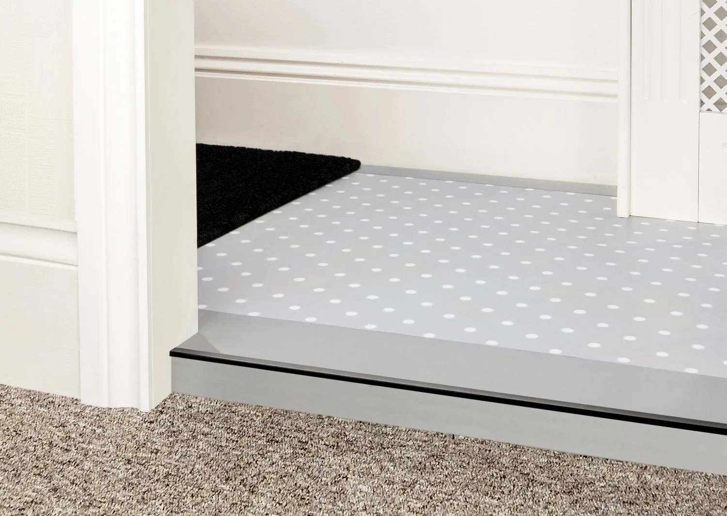 stairrods-black-premier-trim-little-lip-step-harvey-maria-spot-stone.jpg