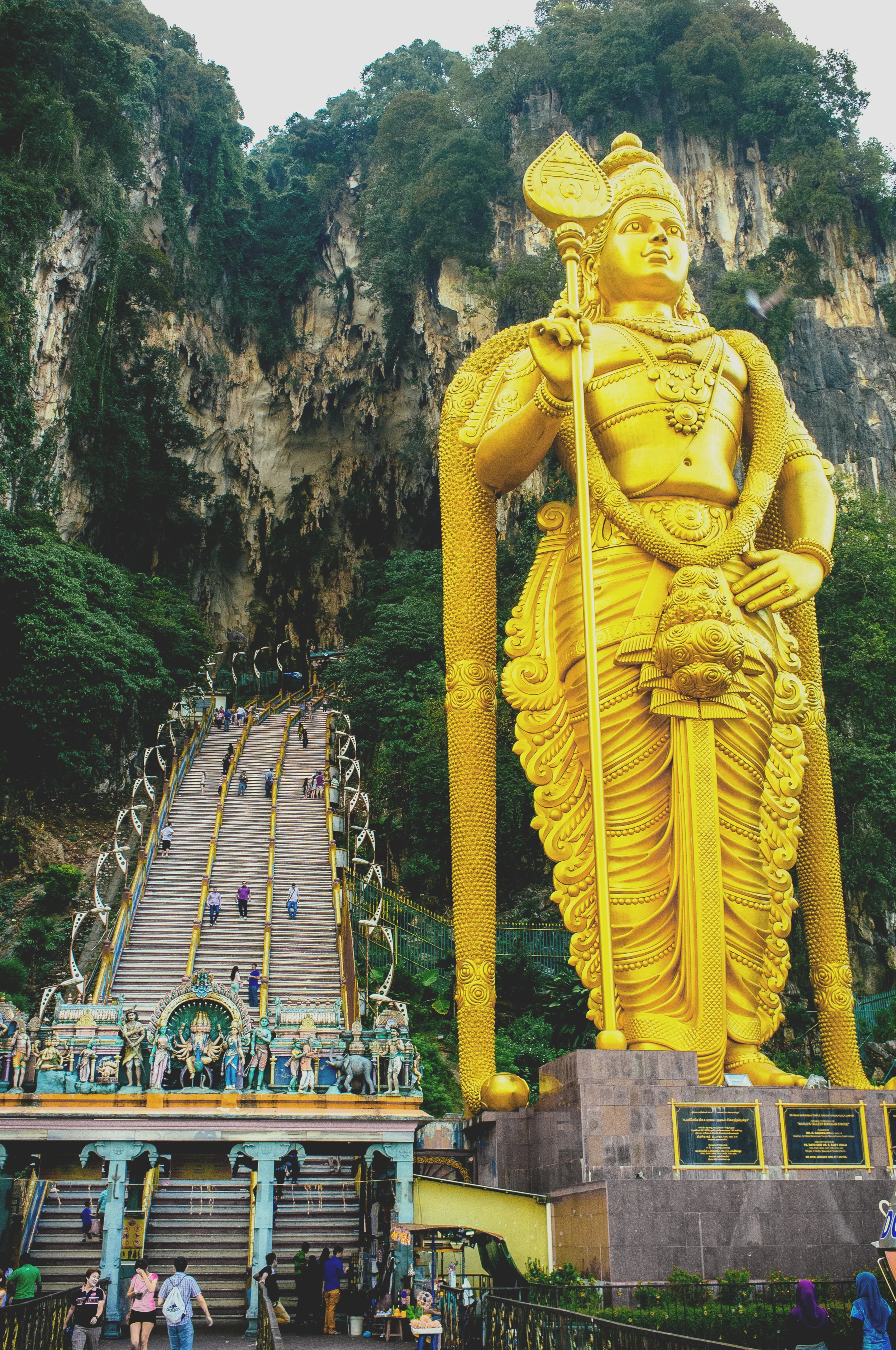 Kuala Lumpur Batu Caves Entrance.jpg
